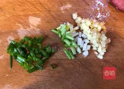 Illustration of how to make tomato dragon fish 3