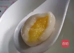 Illustration of how to make pumpkin soup balls 8