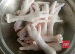 Illustration of homemade chicken feet with pickled pepper 3