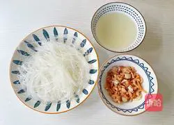Illustration of how to make shrimp vermicelli pot 4