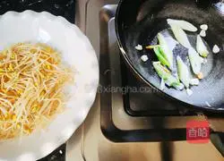 Illustration of how to make fish fillets in sour soup 3
