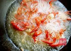 Illustration of how to make oiled crayfish 8