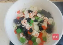 Illustration of how to make fried yam and shrimps 9