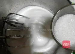 Strawberry Cream Cake Roll Recipe Illustration 7