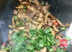 Fragrant Illustration of how to make spicy pig ears 5