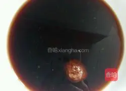 Illustration of how to make sweet and sour pork ribs with yam and chestnut 7