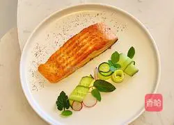 Recipe for healthy low-fat pan-fried salmon fillet 8