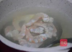 Quinoa, Shrimp and Vegetable Salad Recipe Illustration 7