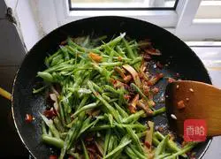 Illustration of how to make spicy kidney beans 5