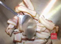 Sichuan - Illustration of Stir-fried Bacon with Garlic Moss 6