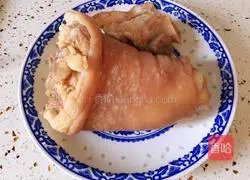 Illustration of how to make pork elbows in sauce 2