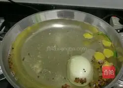 Illustration of how to cut chicken legs in white (not chopped) 2