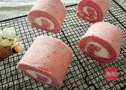 Illustration of how to make dragon fruit cream cake roll 19