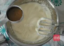 Illustration of how to make cup cream cake 3