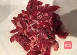 Illustration of how to make cumin-dried shredded beef 2