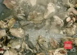 Illustration of how to make spicy pepper and taro chicken 3