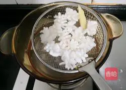 Double peppers Illustration of how to make cuttlefish flowers 7