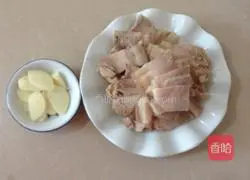Illustration of how to cook twice-cooked pork with cabbage 2