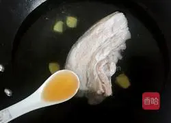 Illustration of how to make garlic white meat 3