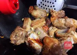 Illustration of how to make pork ribs, vermicelli and stewed mushrooms 9