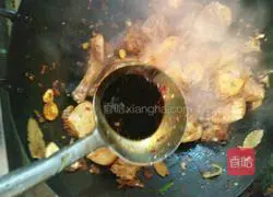 Illustration of how to make fragrant beer duck 6