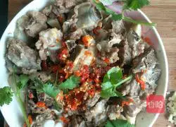 Illustration of how to make steamed pork ribs with taro and chopped pepper 5