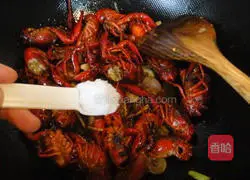Spicy crayfish recipe 10