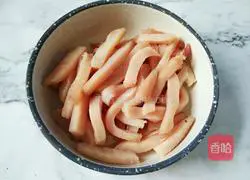 Illustration of how to make spicy cumin pork jerky 1