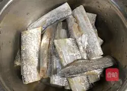 Illustration of how to make pickled pepper and hairtail fish 2