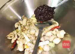 Sichuan Style - Illustration of Braised Carrot Sausage 10