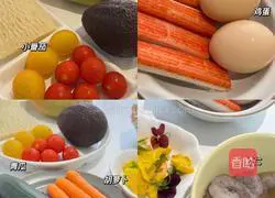 Illustration of how to make Vietnamese spring rolls with summer flavor 1