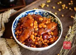 Illustration of braised pig trotters with soybeans 11