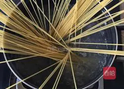 Illustration of how to make anchovy pasta 3