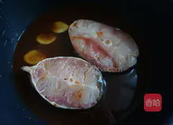 Illustration of how to cook fish stew with lettuce 8