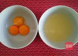 Illustration of how to make raisin cream cake roll 2