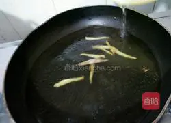 Boiled fish with fresh water Practice illustration 4