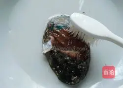 Illustration of how to make abalone in garlic oyster sauce 3