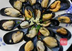 Illustration of how to make steamed mussels 7