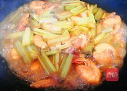 Illustration of how to cook shrimp fins in one pot 8