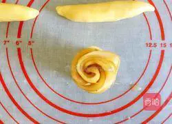 Rose Apple Pie Recipe Illustration 11