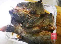 Illustration of Sichuan style grilled fish family version 2