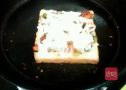 Illustration of how to make pan mini pizza 12