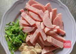 Illustration of how to make ham, fried yam and pumpkin 2