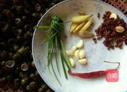 Illustration of how to stir-fry snails 1