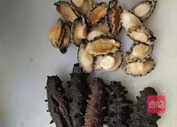 Illustration of how to cook sea cucumber, abalone and braised pork ribs 4