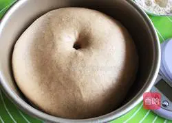 Illustration of how to make rye bacon cheese bread 10