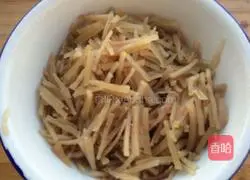 Illustration of how to make crystal meat skin jelly 6