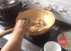 Illustrations of how to make Sichuan, authentic and Kung Pao Chicken 9