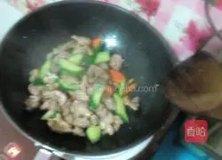 Illustration of how to make pepper-flavored beer duck 10