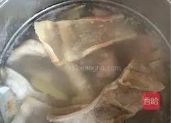 Pig Illustration of how to make frozen meat with skin 2